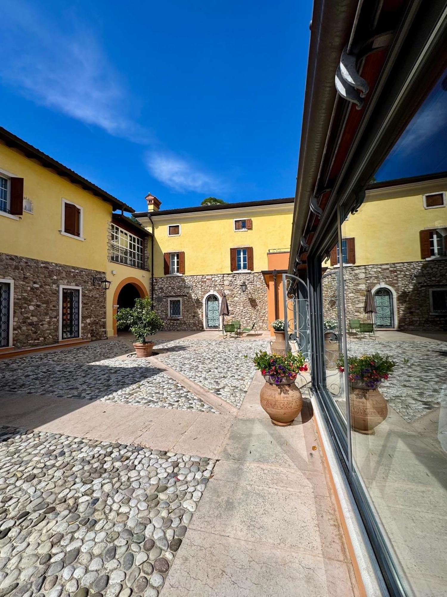 Corte Impero Hotel & Restaurant Affi Eksteriør bilde