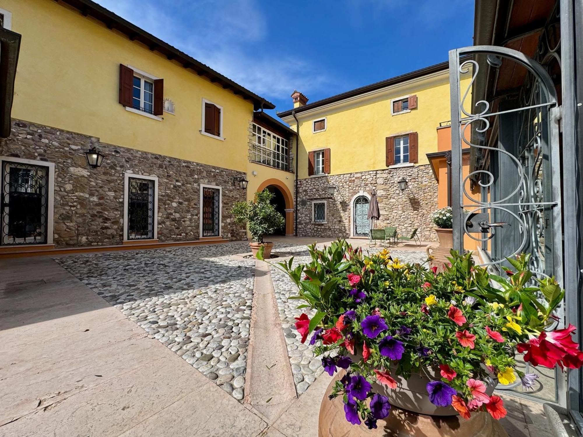 Corte Impero Hotel & Restaurant Affi Eksteriør bilde